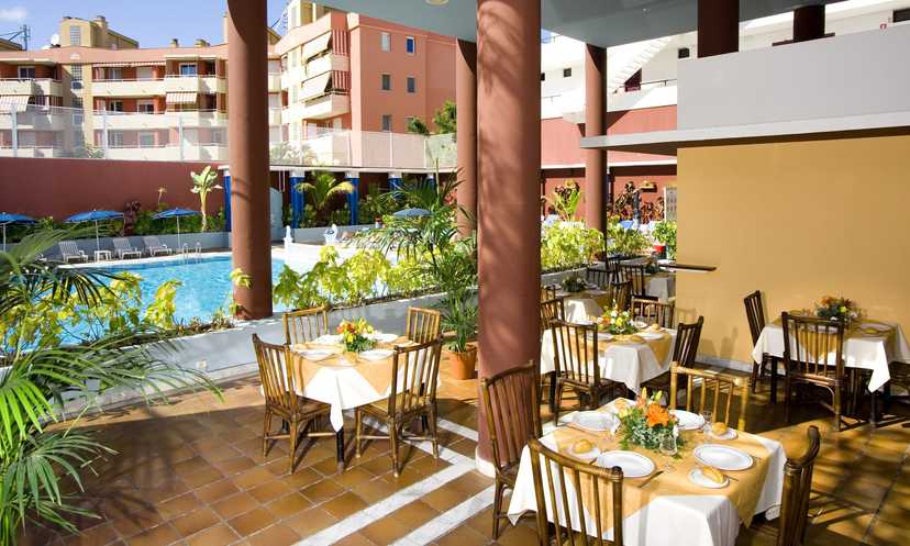 Udalla Park Apartments Restaurant & Pool