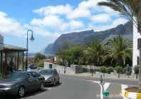 Los Gigantes Roads