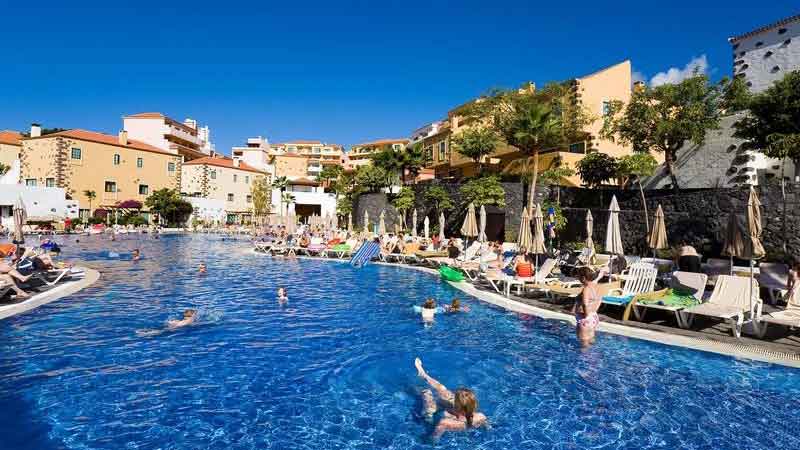 Isabel Family Hotel  Swimming Pool