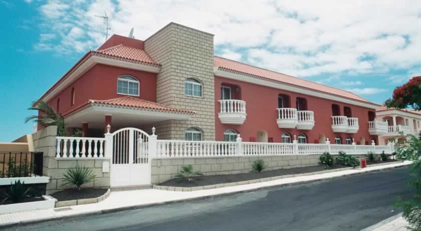 Callao Mar Apartments Entrance