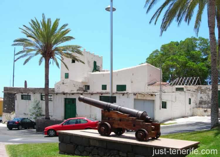 Canon in front of Casa Fuerte